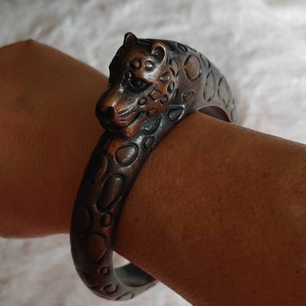 💚Copper Toned Cheetah Bangle/ Bracelet